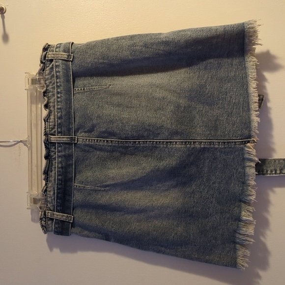 Unlock Your Inner Rebel with Our Distressed Denim Skirt - Perfect for Festivals - Picture 7 of 11